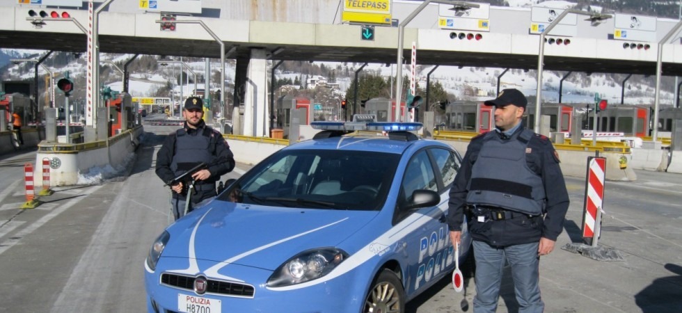 In autostrada con un tasso alcolemico 5 volte superiore al limite